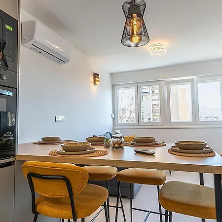 Διαμέρισμα Luxe By Nike Σπλιτ