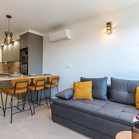 Luxe By Nike Сплит